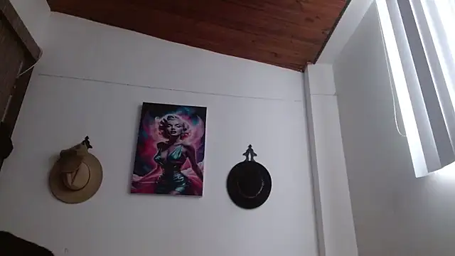 Crystal Star  online show from March 12, 2026, 12:44 pm