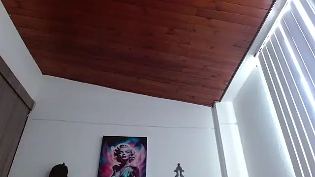 Crystal Star  online show from April 1, 2026, 2:03 pm