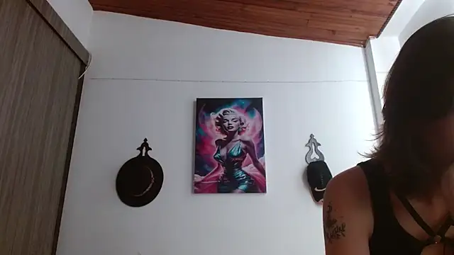 Crystal Star  online show from April 9, 2026, 1:38 pm