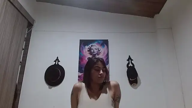 Crystal Star  online show from April 10, 2026, 1:44 am