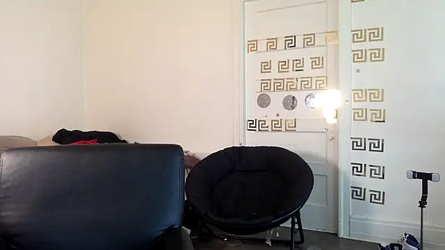 Diodre Benyoon online show from April 11, 2026, 7:29 pm