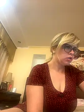 Crystal00Girl online show from September 27, 2025, 8:47 pm