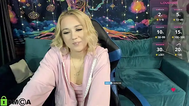 CrystalGirl99 online show from December 16, 2025, 8:08 am