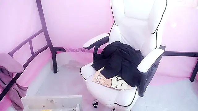 KateCondon online show from September 18, 2025, 8:11 pm