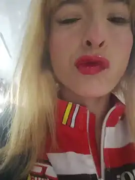 Snapshot of nena_cupcake_ chatting on July 1, 2026, 11:01 am nena cupcake online show from July 1, 2026, 11:01 am