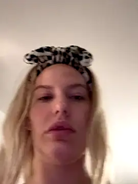 Chloemillerrxx online show from September 16, 2025, 12:22 am