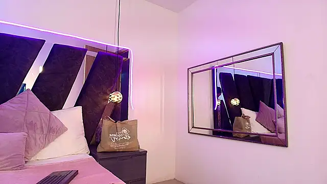 alehia cute online show from March 11, 2026, 10:27 pm