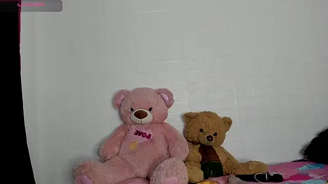 HaileyDuke online show from April 7, 2026, 11:59 pm