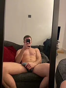 Snapshot of AndyArno2533 chatting on December 15, 2025, 5:28 pm AndyArno2533 online show from December 15, 2025, 5:28 pm