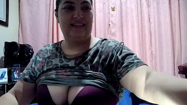 lina maria99 online show from March 26, 2026, 2:17 am