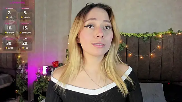 LanaMills  online show from April 12, 2026, 4:28 am