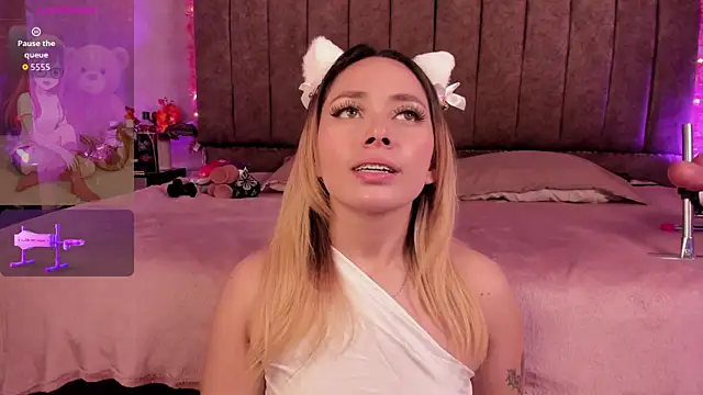 Snapshot of LanaMills_ chatting on July 9, 2026, 4:49 am LanaMills online show from July 9, 2026, 4:49 am