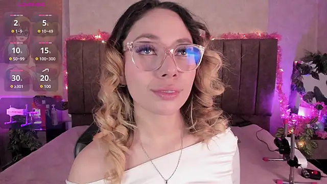 Snapshot of LanaMills_ chatting on July 24, 2026, 4:10 am LanaMills online show from July 24, 2026, 4:10 am