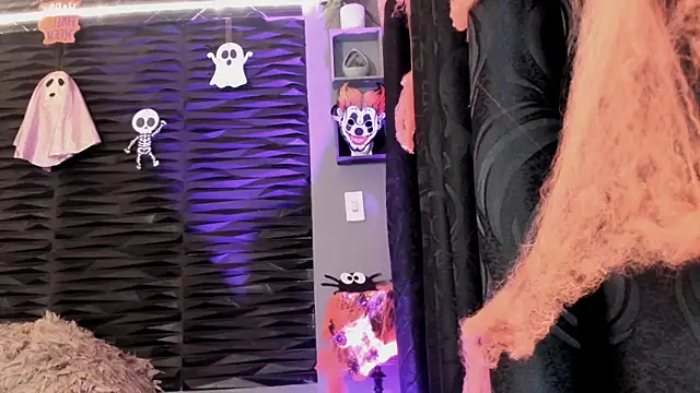 lu styles  online show from October 8, 2025, 9:45 pm