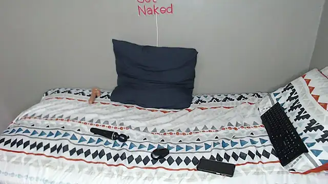 Lunalee online show from October 5, 2025, 8:56 am