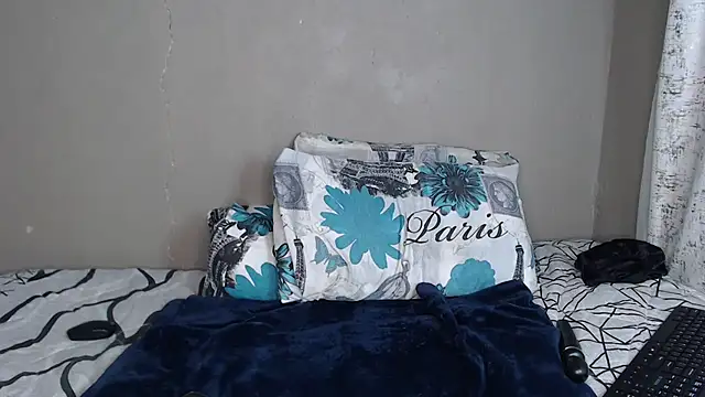 Snapshot of Lunalee chatting on February 1, 2026, 9:08 am Lunalee online show from February 1, 2026, 9:08 am