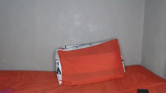 Snapshot of Lunalee chatting on February 12, 2026, 5:24 am Lunalee online show from February 12, 2026, 5:24 am