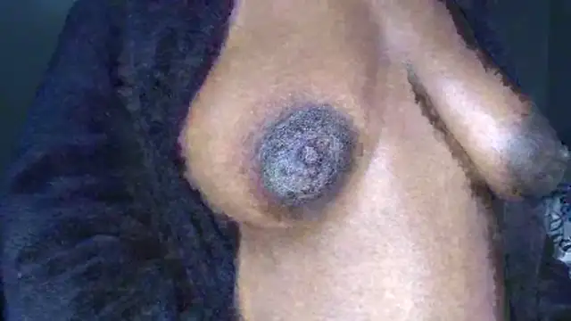 Snapshot of Lunalee chatting on March 5, 2026, 7:43 pm Lunalee online show from March 5, 2026, 7:43 pm