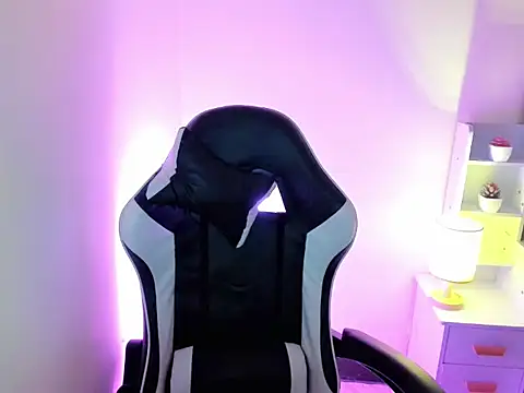 Snapshot of bigcocknathalie69 chatting on September 15, 2025, 8:25 am bigcocknathalie69 online show from September 15, 2025, 8:25 am