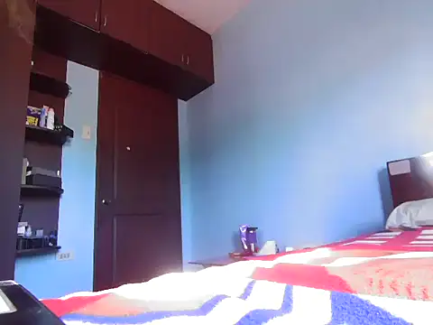 Yummiiieee28 online show from October 3, 2025, 7:16 am