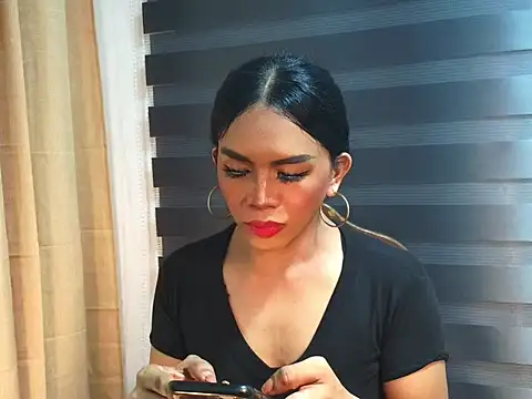 Snapshot of _karie chatting on November 8, 2025, 2:39 pm karie online show from November 8, 2025, 2:39 pm