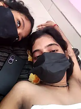 Snapshot of Hot-komall chatting on September 11, 2025, 4:12 am Hot-komall online show from September 11, 2025, 4:12 am