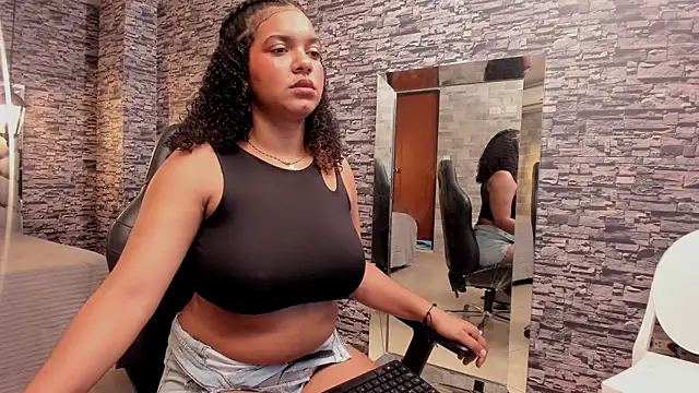 BellyBigBoobs online show from September 23, 2025, 2:20 pm