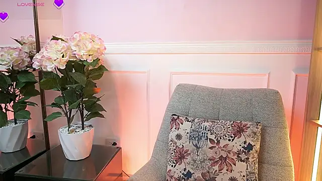 MilaCrave online show from April 2, 2026, 11:41 am