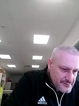 Snapshot of Hisnimin chatting on February 4, 2026, 11:42 pm Hisnimin online show from February 4, 2026, 11:42 pm