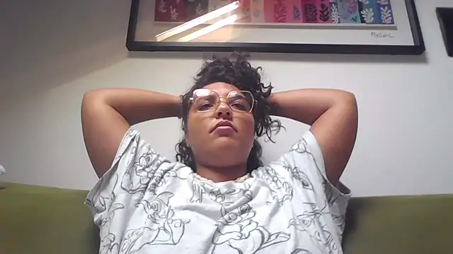 Snapshot of LadySophia03 chatting on September 13, 2025, 8:25 am LadySophia03 online show from September 13, 2025, 8:25 am