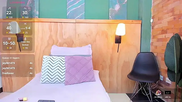 halleylorens online show from March 11, 2026, 7:09 pm