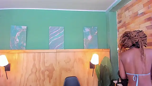 halleylorens online show from April 2, 2026, 12:25 pm