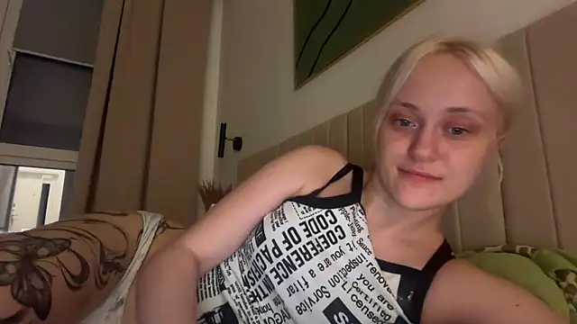 Snapshot of HeyMonkey_ chatting on July 11, 2026, 8:11 pm HeyMonkey online show from July 11, 2026, 8:11 pm