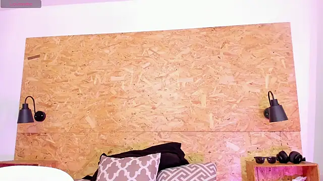 santiblack7 online show from October 21, 2025, 7:25 pm