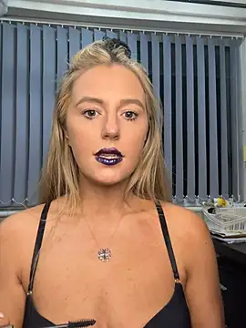 sammie-99 online show from February 13, 2026, 7:32 pm