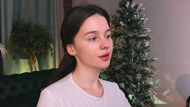 Olivia Farrell online show from December 5, 2025, 1:09 pm