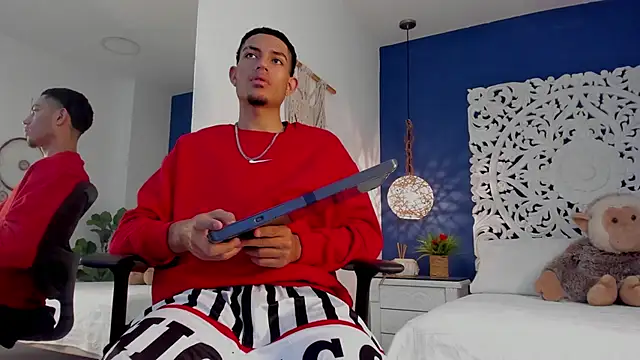 Adonis WB online show from September 9, 2025, 4:50 pm