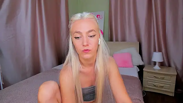 Snapshot of mishapallmer chatting on July 14, 2026, 7:41 pm mishapallmer online show from July 14, 2026, 7:41 pm