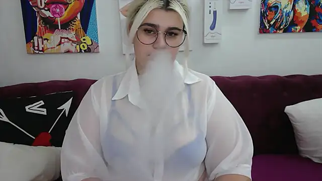 Snapshot of Amber_Monro chatting on September 24, 2025, 3:10 am Amber Monro online show from September 24, 2025, 3:10 am