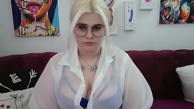 Snapshot of Amber_Monro chatting on September 26, 2025, 2:15 am Amber Monro online show from September 26, 2025, 2:15 am