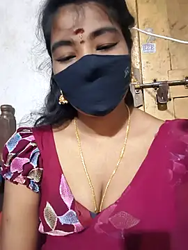 Snapshot of srav43 chatting on October 19, 2025, 1:45 pm srav43 online show from October 19, 2025, 1:45 pm