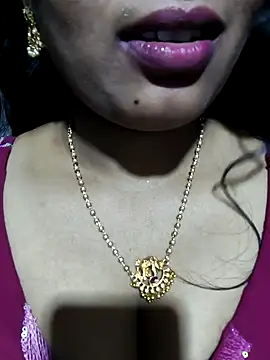 Snapshot of srav43 chatting on March 26, 2026, 5:40 pm srav43 online show from March 26, 2026, 5:40 pm