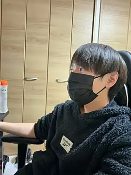 jiji9253 online show from April 27, 2026, 1:09 pm