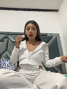 Sara-cooper2 online show from November 26, 2025, 3:51 am