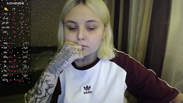 Snapshot of vendymories chatting on October 30, 2025, 11:05 pm vendymories online show from October 30, 2025, 11:05 pm