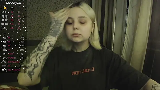 Snapshot of vendymories chatting on November 9, 2025, 2:43 am vendymories online show from November 9, 2025, 2:43 am