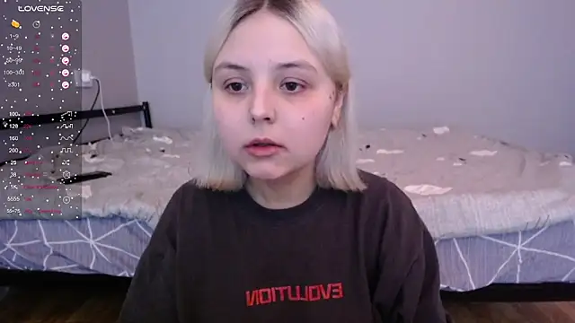 Snapshot of vendymories chatting on December 16, 2025, 5:40 pm vendymories online show from December 16, 2025, 5:40 pm