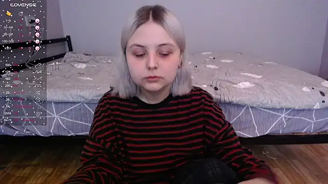 Snapshot of vendymories chatting on December 22, 2025, 6:27 pm vendymories online show from December 22, 2025, 6:27 pm