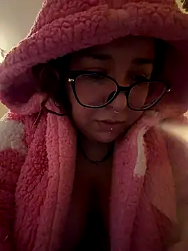 Snapshot of chiaretta_loveit chatting on November 21, 2025, 11:42 am chiaretta loveit online show from November 21, 2025, 11:42 am