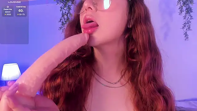 Snapshot of Nicolle_Evanss_ chatting on November 14, 2025, 4:44 am Nicolle Evanss online show from November 14, 2025, 4:44 am